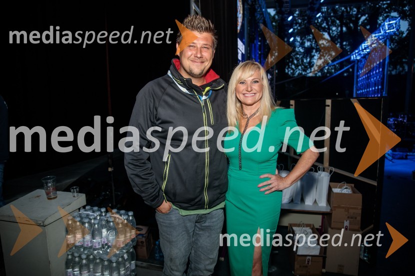  ... ;  Nuša Derenda, pevkaVeliki dobrodelni koncert Vilijem Julijan 2022