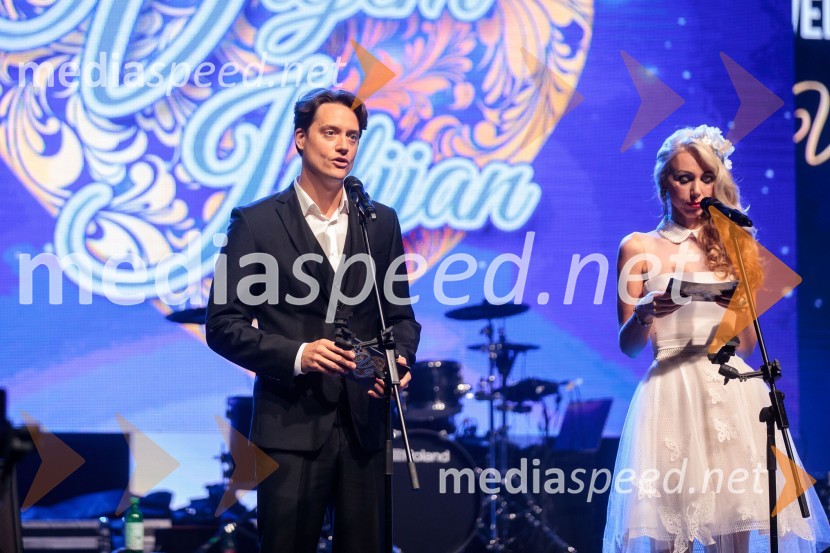  Domen Valič, igralec;  Ajda Bezenšek, strokovna direktorica izobraževalnih programov v EksenaVeliki dobrodelni koncert Vilijem Julijan 2022