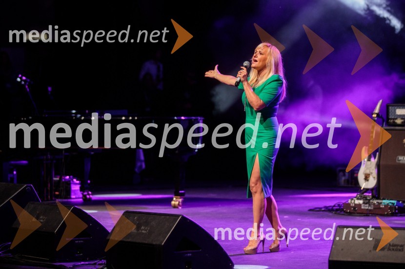  Nuša Derenda, pevkaVeliki dobrodelni koncert Vilijem Julijan 2022