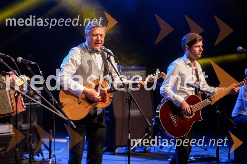 dr. Mitja Ferenc, član skupine Prifarski muzikanti;  ... Veliki dobrodelni koncert Vilijem Julijan 2022