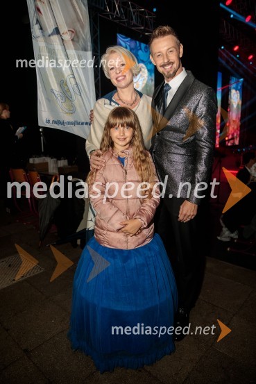 mag. Urška Klakočar Zupančič, predsednica Državnega zbora RS, podpredsednica Gibanja Svoboda;  Ella Vita Bezenšek;  Gregor Bezenšek, glasbenik, Soulgreg artist, društvo Viljem JulijanVeliki dobrodelni koncert Vilijem Julijan 2022