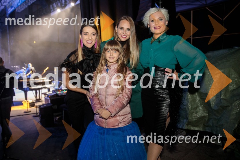  Alenka  Husič, pevka, skupina Sopranos, skupina Bepop;  Ella Vita Bezenšek;  Tinkara Fortuna , nekdanja članica skupine Bepop;  Ana  Praznik, voditeljica, pevka BepopVeliki dobrodelni koncert Vilijem Julijan 2022