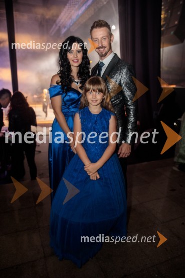  Nina  Bezenšek, društvo Viljem Julijan;  Ella Vita Bezenšek;  Gregor Bezenšek, glasbenik, Soulgreg artist, društvo Viljem JulijanVeliki dobrodelni koncert Vilijem Julijan 2022