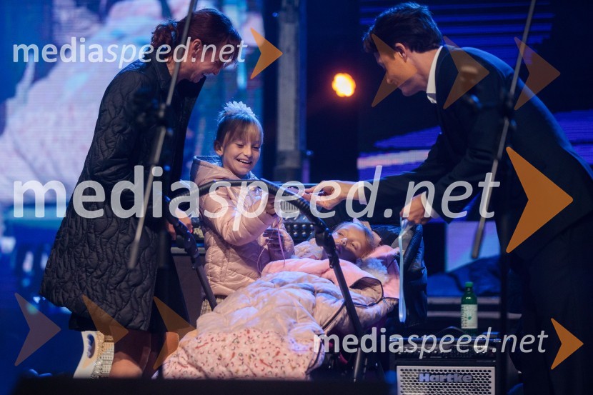  ... ;  ... ;  ... ;  Domen Valič, igralecVeliki dobrodelni koncert Vilijem Julijan 2022