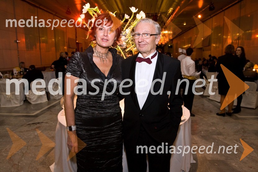 Darinka Pavlič Kamien, predsednica organizacijskega odbora Lions klub Ljubljana in soprog PeterVeliki dobrodelni ples Lions kluba Ljubljana