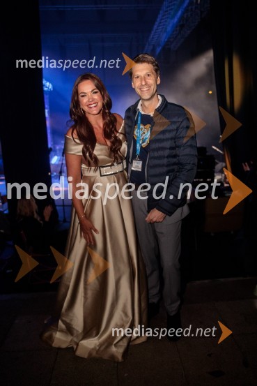  Rebeka Dremelj, pevka; dr. Nejc  Jelen, vodja projekta Mi smo ZA STRPNOST!, podpredsednik, društvo EksenVeliki dobrodelni koncert Vilijem Julijan 2022