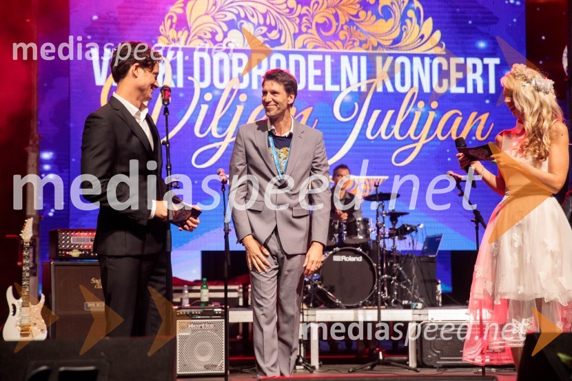  Domen Valič, igralec; dr. Nejc  Jelen, vodja projekta Mi smo ZA STRPNOST!, podpredsednik, društvo Eksen;  Ajda Bezenšek, strokovna direktorica izobraževalnih programov v EksenaVeliki dobrodelni koncert Vilijem Julijan 2022