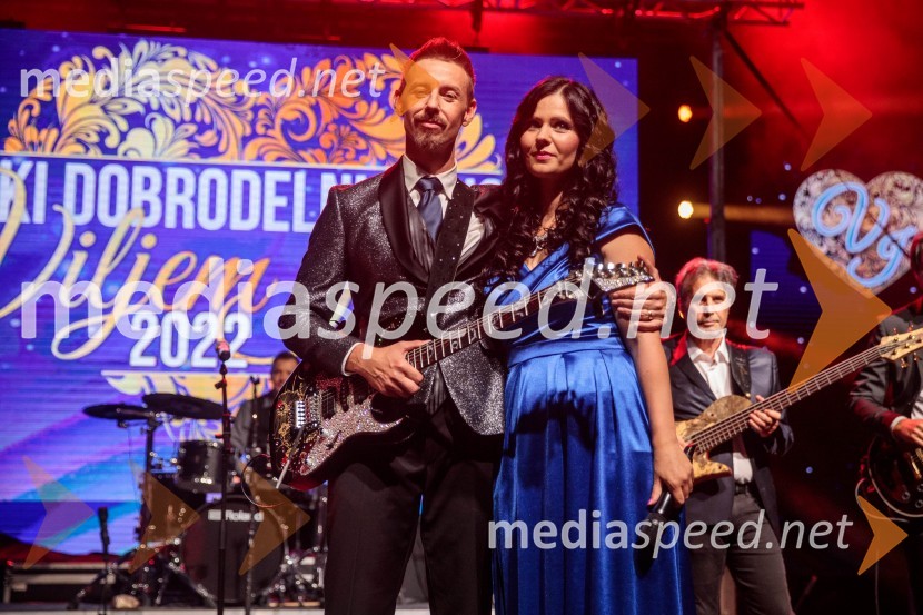  Gregor Bezenšek, glasbenik, Soulgreg artist, društvo Viljem Julijan;  Nina  Bezenšek, društvo Viljem JulijanVeliki dobrodelni koncert Vilijem Julijan 2022