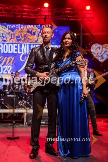  Gregor Bezenšek, glasbenik, Soulgreg artist, društvo Viljem Julijan;  Nina  Bezenšek, društvo Viljem JulijanVeliki dobrodelni koncert Vilijem Julijan 2022