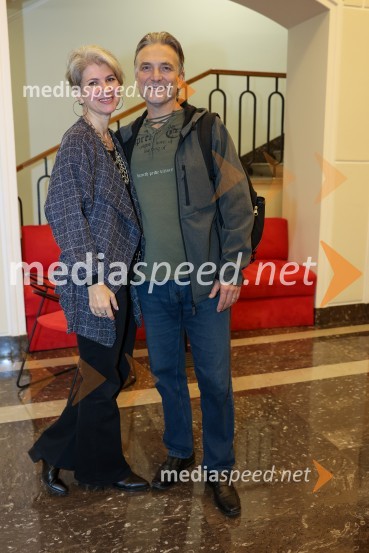  Simona Krošl, šepetalka;  Rastko Krošl, igralecRobin Hood, premiera mladinske predstave v SLG Celje