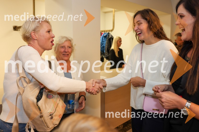 mag. Urška Klakočar Zupančič, predsednica Državnega zbora RS, podpredsednica, Gibanje Svoboda;  ... ;  Kaja Sluga;  Janja Sluga, poslanka DZRobin Hood, premiera mladinske predstave v SLG Celje