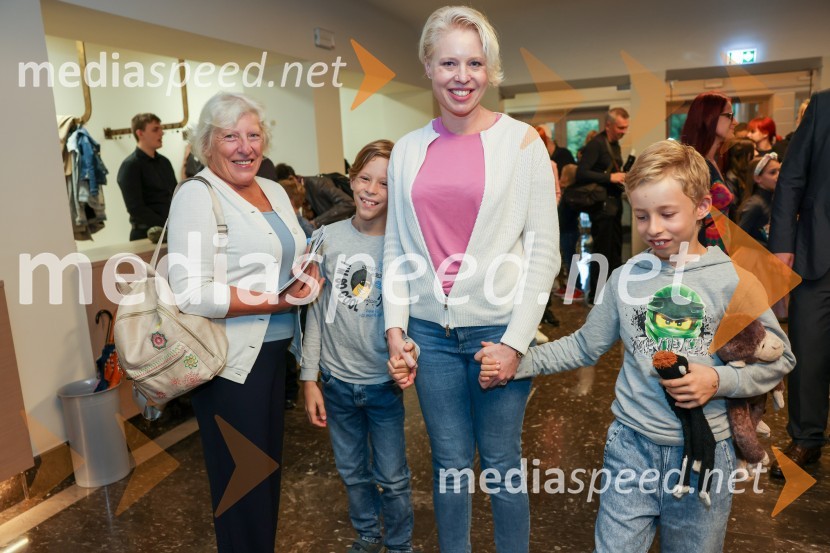  ... ;  Filip Klakočar; mag. Urška Klakočar Zupančič, predsednica Državnega zbora RS, podpredsednica, Gibanje Svoboda;  David KlakočarRobin Hood, premiera mladinske predstave v SLG Celje