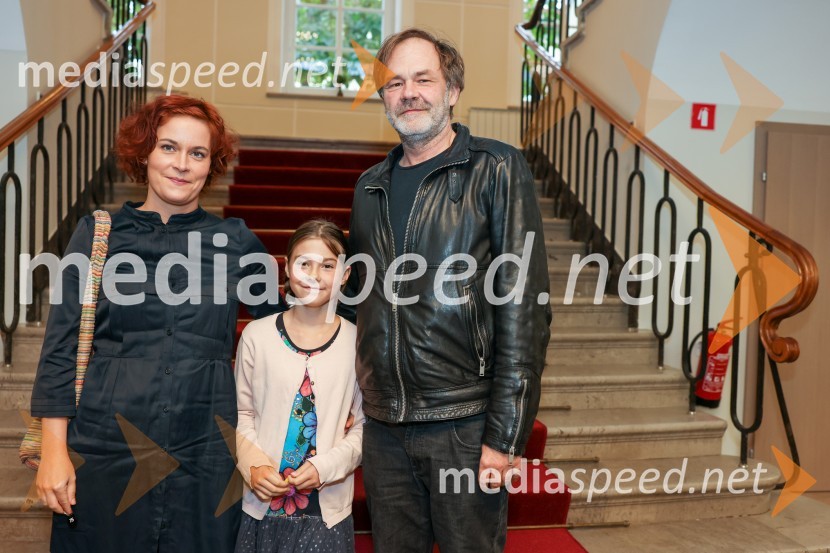  Nana Forte, skladateljica in sopranistka;  Titina Ivanušič;  Jure Ivanušič, dramski igralec in glasbenikRobin Hood, premiera mladinske predstave v SLG Celje