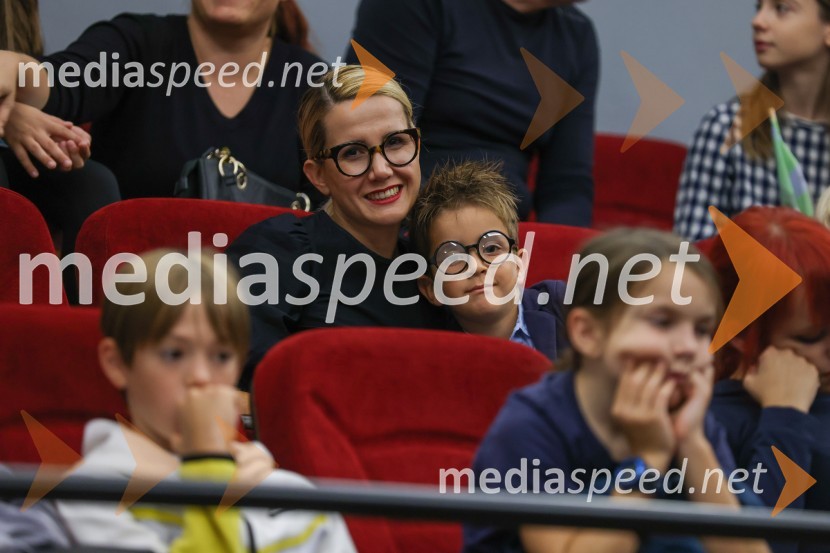  Natalija Cvetko, Mediaspeed d.o.o.;  Teo Anton CvetkoRobin Hood, premiera mladinske predstave v SLG Celje