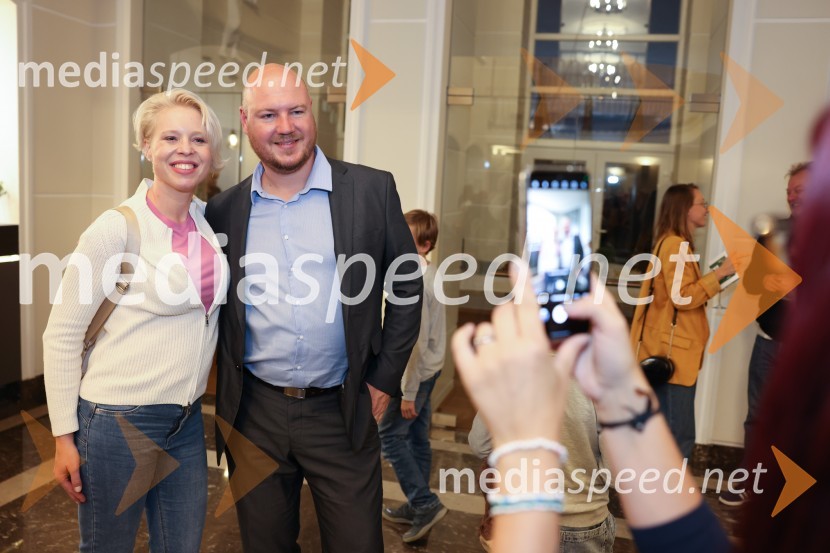 mag. Urška Klakočar Zupančič, predsednica Državnega zbora RS, podpredsednica, Gibanje Svoboda;  Miha Lamut, poslanec, Gibanje SvobodaRobin Hood, premiera mladinske predstave v SLG Celje