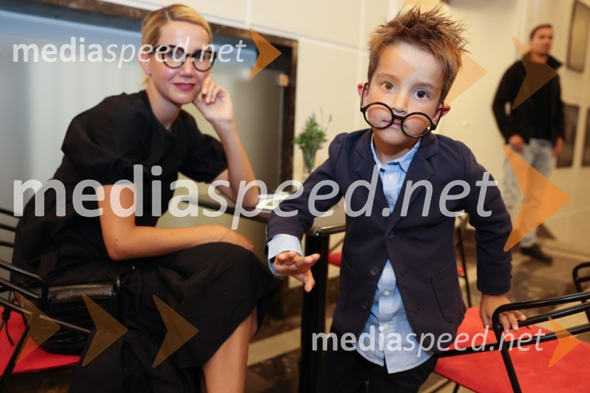  Natalija Cvetko, Mediaspeed d.o.o.;  Teo Anton CvetkoRobin Hood, premiera mladinske predstave v SLG Celje