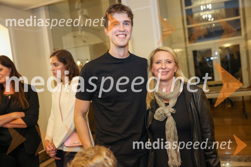  Urban Kuntarič, igralec;  Tatjana Doma, dramaturginja SLG CeljeRobin Hood, premiera mladinske predstave v SLG Celje