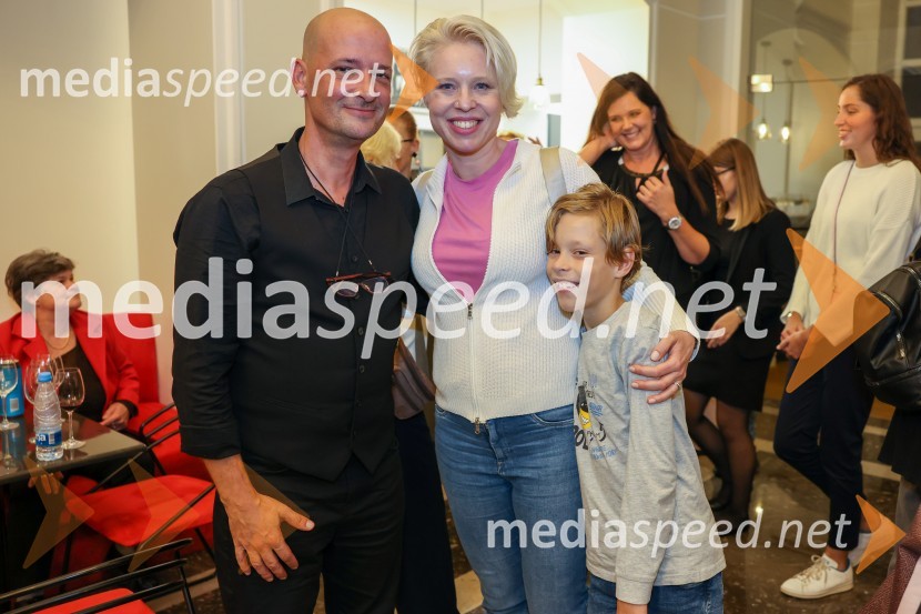  Miha Golob, upravnik in umetniški vodja, SLG Celje; mag. Urška Klakočar Zupančič, predsednica Državnega zbora RS, podpredsednica, Gibanje Svoboda;  Filip KlakočarRobin Hood, premiera mladinske predstave v SLG Celje