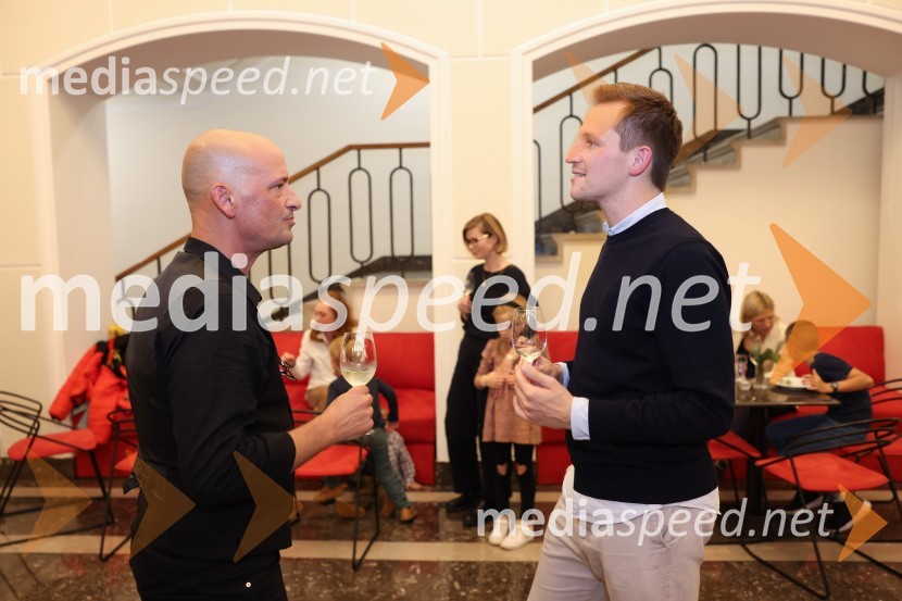  Miha Golob, upravnik in umetniški vodja, SLG Celje;  Matija Kovač, županski kandidat MOCRobin Hood, premiera mladinske predstave v SLG Celje