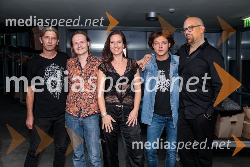  Žiga Kožar, bobnar, ReCover;  Miha Petric, glasbenik;  Sanja  Mlinar Marin, pevka;  Nejc  Škofic, glasbenik;  Goran Rukavina, bas kitara, vokalist, ReCoverThe best of MGL & AGRFT koncert v Kino Šiška