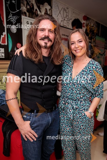  Andrej Vrhovnik, kostumograf;  Lea Cok, igralkaThe best of MGL & AGRFT koncert v Kino Šiška