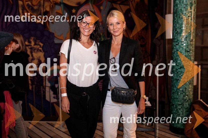  Simona  Belle, služba za stike z javnostmi MGL;  Tjaša  Železnik, igralkaThe best of MGL & AGRFT koncert v Kino Šiška