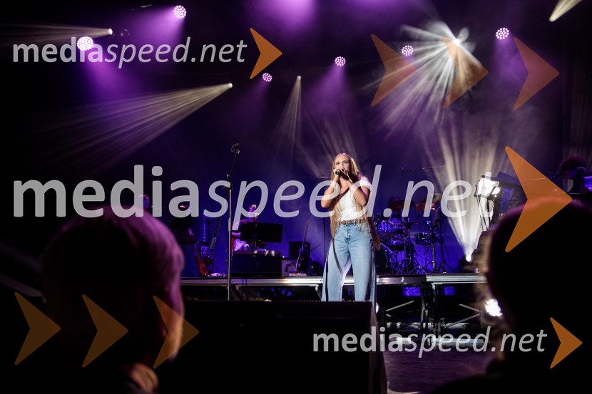  Ana Pavlin, igralkaThe best of MGL & AGRFT koncert v Kino Šiška