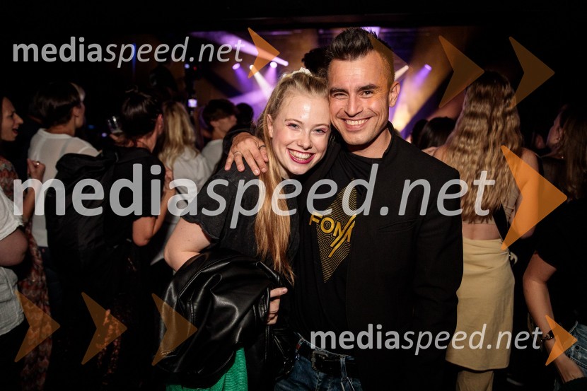  Zala Smolnikar, pevka;  Omar Naber, glasbenikThe best of MGL & AGRFT koncert v Kino Šiška