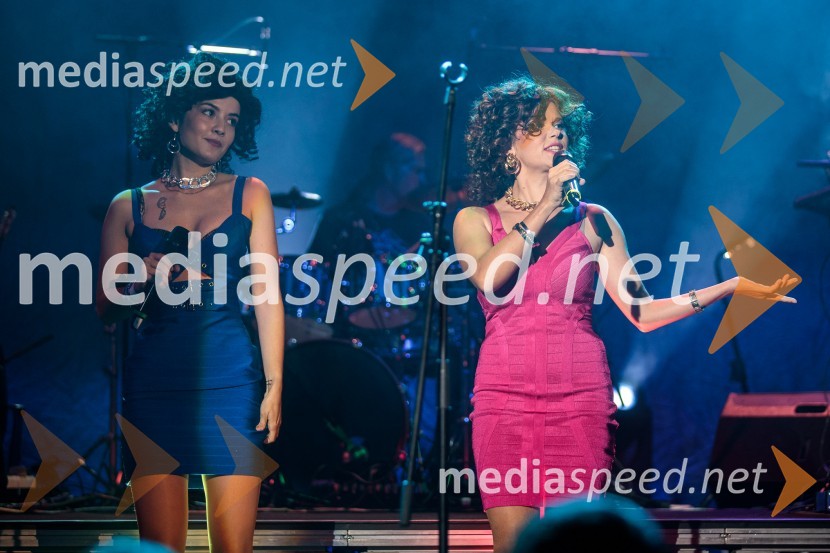  Lara Wolf Završnik, igralka;  Ana Pavlin, igralkaThe best of MGL & AGRFT koncert v Kino Šiška