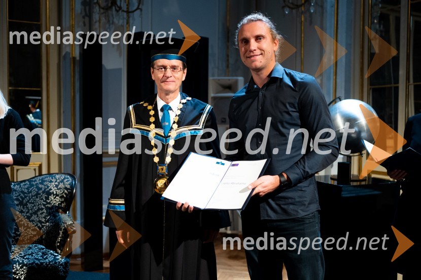 prof. dr. Zdravko Kačič, rektor Univerze v Mariboru;  Leon Abraham, prejemnik listine za naj prostovoljca študenta Univerze v Mariboru 2022Dan Univerze v Mariboru 2022