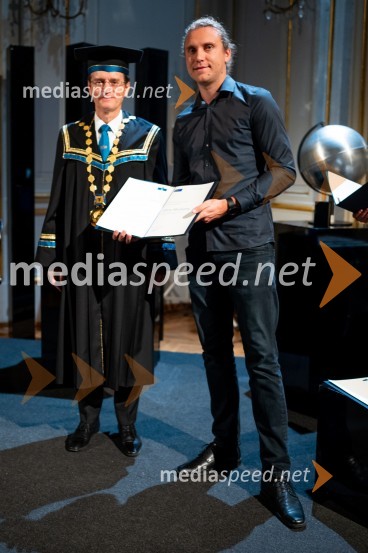 prof. dr. Zdravko Kačič, rektor Univerze v Mariboru;  Leon Abraham,  prejemnik listine za naj prostovoljca študenta Univerze v Mariboru 2022Dan Univerze v Mariboru 2022