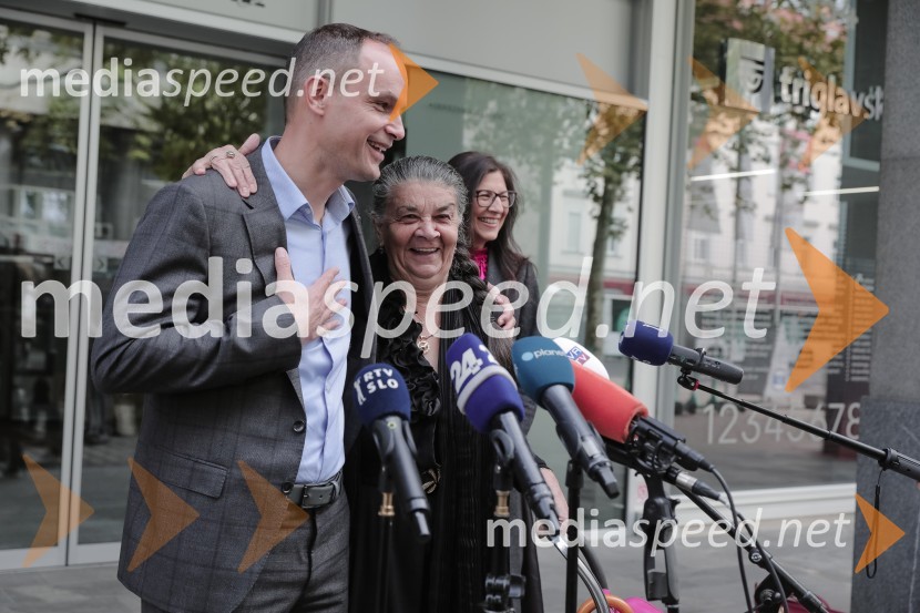  Anže Logar, poslanec SDS, predsednik Ljubljanskega odbora SDS ; dr.  Romana Jordan, bivša evroposlankaVložitev predsedniške kandidature dr. Anže Logar