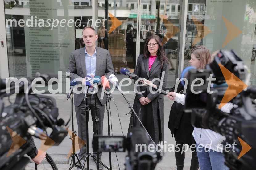  Anže Logar, poslanec SDS, predsednik Ljubljanskega odbora SDS ; dr.  Romana Jordan, bivša evroposlankaVložitev predsedniške kandidature dr. Anže Logar