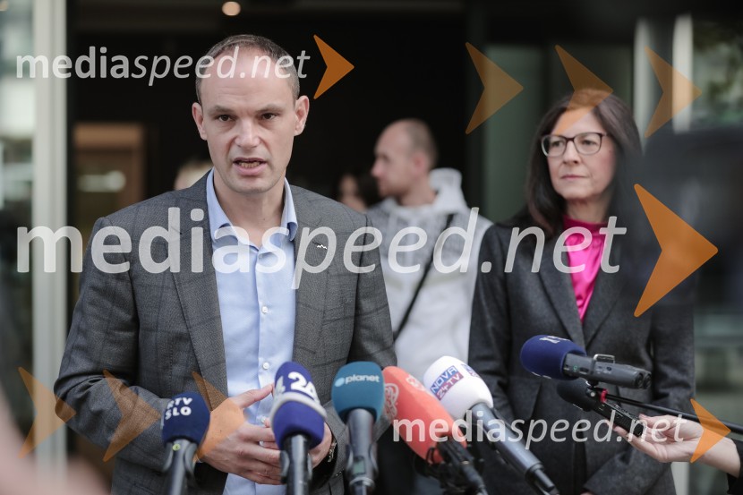  Anže Logar, poslanec SDS, predsednik Ljubljanskega odbora SDS ; dr.  Romana Jordan, bivša evroposlankaVložitev predsedniške kandidature dr. Anže Logar