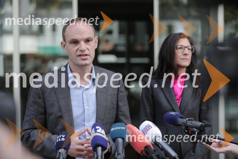  Anže Logar, poslanec SDS, predsednik Ljubljanskega odbora SDS ; dr.  Romana Jordan, bivša evroposlankaVložitev predsedniške kandidature dr. Anže Logar