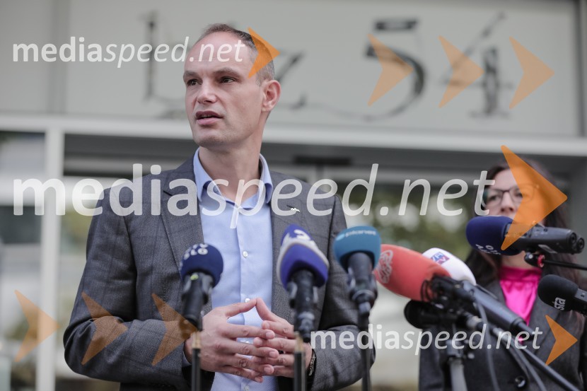  Anže Logar, poslanec SDS, predsednik Ljubljanskega odbora SDS ; dr.  Romana Jordan, bivša evroposlankaVložitev predsedniške kandidature dr. Anže Logar