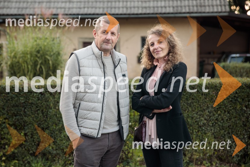  ... ;  Polona Lovšin, vodja komunikacij, Riko d.o.o.Iskrivo v živo, mag. Mirko Cigler v pogovoru s Ksenijo Horvat