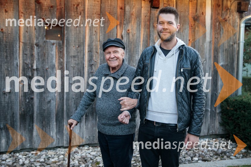  Stanislav  Škrabec, nekdanji direktor, Riko Ribnica;  Matic ŠkrabecIskrivo v živo, mag. Mirko Cigler v pogovoru s Ksenijo Horvat