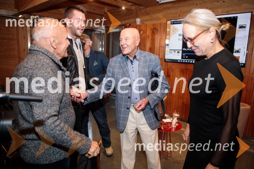  Stanislav  Škrabec, nekdanji direktor, Riko Ribnica;  Matic Škrabec;  Božo Dimnik, lobist in poslovnež, častni konzul Hrvaške;  Ksenija Horvat, novinarkaIskrivo v živo, mag. Mirko Cigler v pogovoru s Ksenijo Horvat