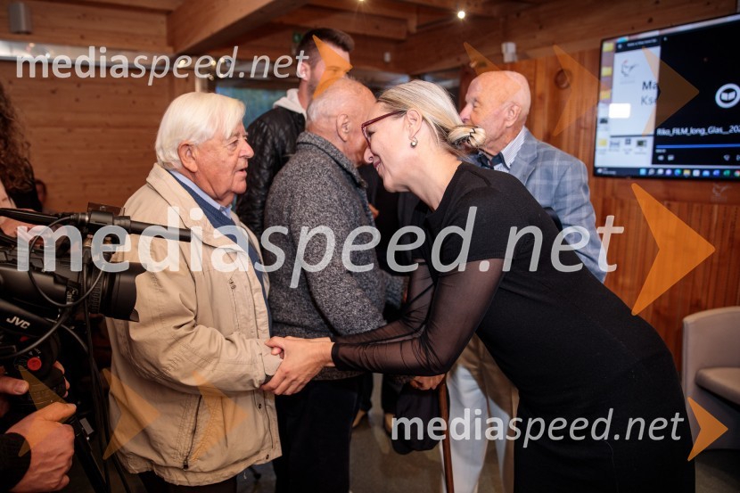  Milan Kučan, nekdanji predsednik Republike Slovenije;  Ksenija Horvat, novinarkaIskrivo v živo, mag. Mirko Cigler v pogovoru s Ksenijo Horvat