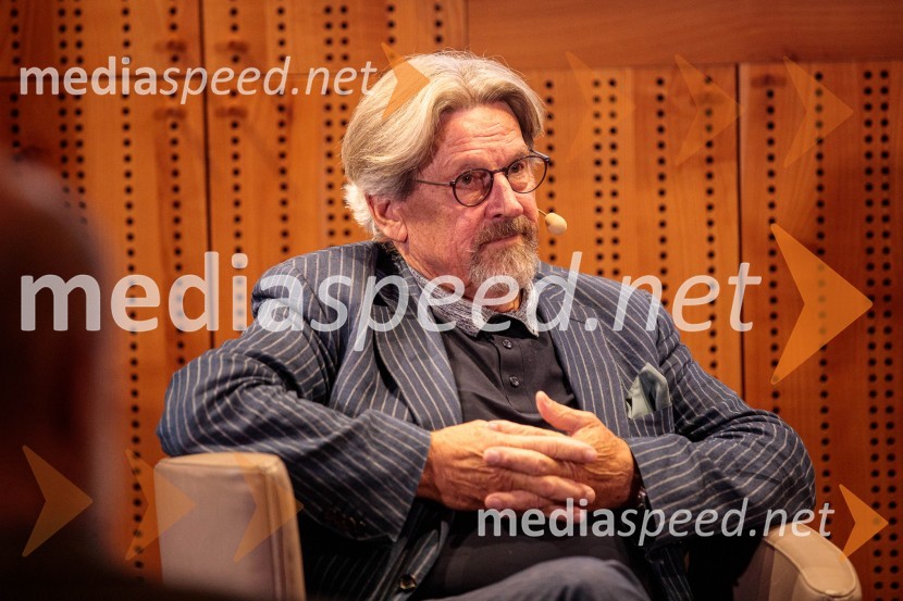 mag. Mirko Cigler, upokojeni diplomat, bivši veleposlanikIskrivo v živo, mag. Mirko Cigler v pogovoru s Ksenijo Horvat