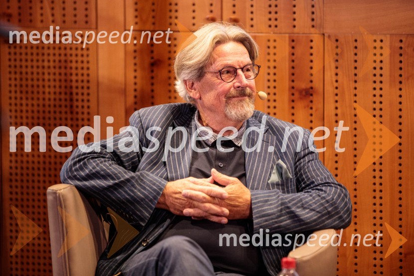 mag. Mirko Cigler, upokojeni diplomat, bivši veleposlanikIskrivo v živo, mag. Mirko Cigler v pogovoru s Ksenijo Horvat