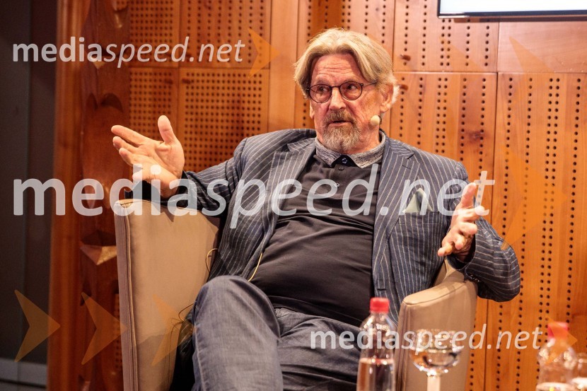 mag. Mirko Cigler, upokojeni diplomat, bivši veleposlanikIskrivo v živo, mag. Mirko Cigler v pogovoru s Ksenijo Horvat