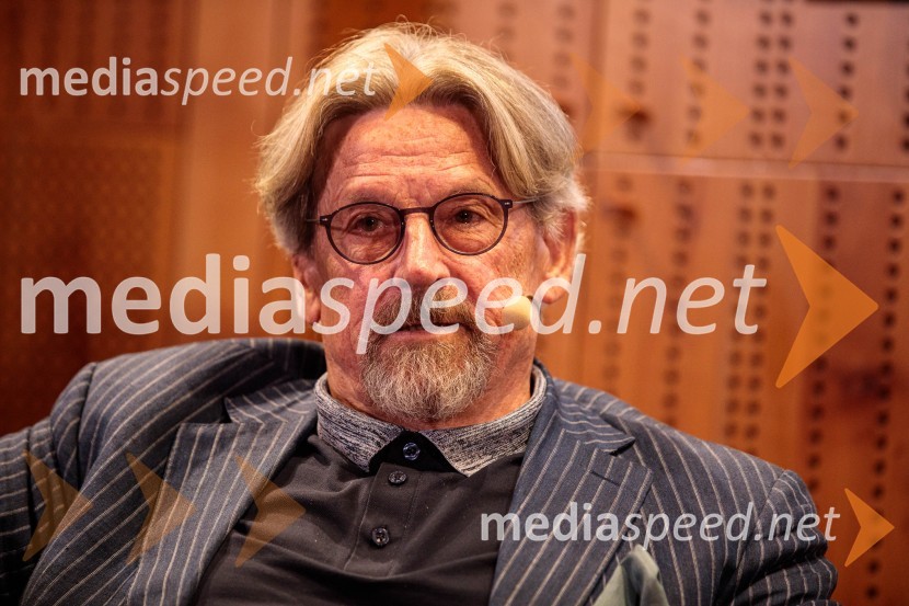 mag. Mirko Cigler, upokojeni diplomat, bivši veleposlanikIskrivo v živo, mag. Mirko Cigler v pogovoru s Ksenijo Horvat