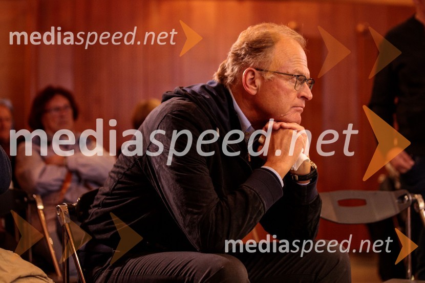  Janez  Škrabec, direktor Riko d.o.o.Iskrivo v živo, mag. Mirko Cigler v pogovoru s Ksenijo Horvat