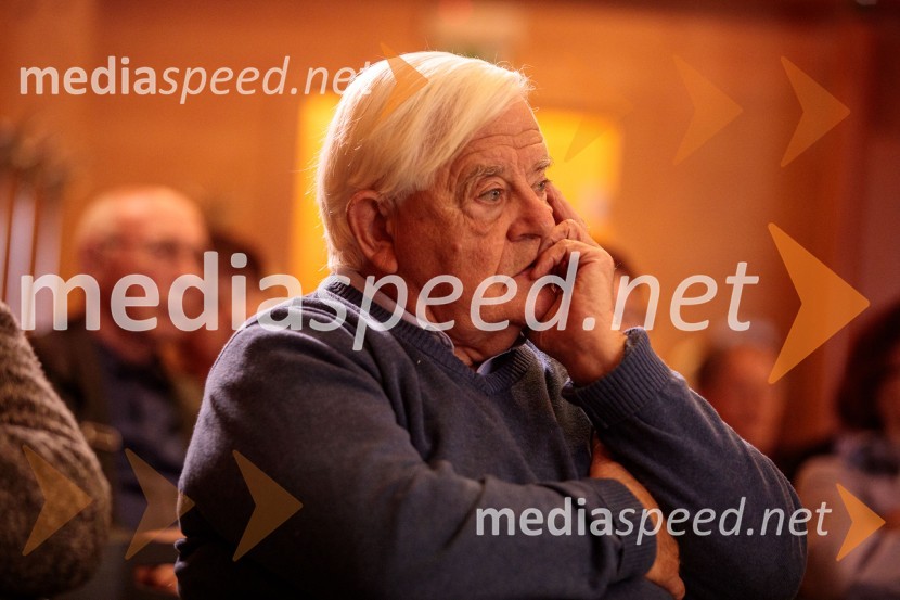  Milan Kučan, nekdanji predsednik Republike SlovenijeIskrivo v živo, mag. Mirko Cigler v pogovoru s Ksenijo Horvat