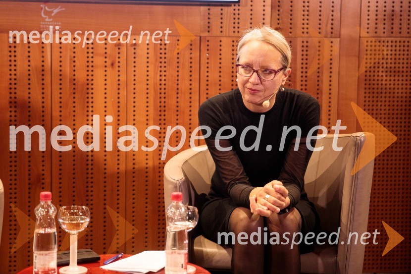  Ksenija Horvat,  novinarka in voditeljicaIskrivo v živo, mag. Mirko Cigler v pogovoru s Ksenijo Horvat