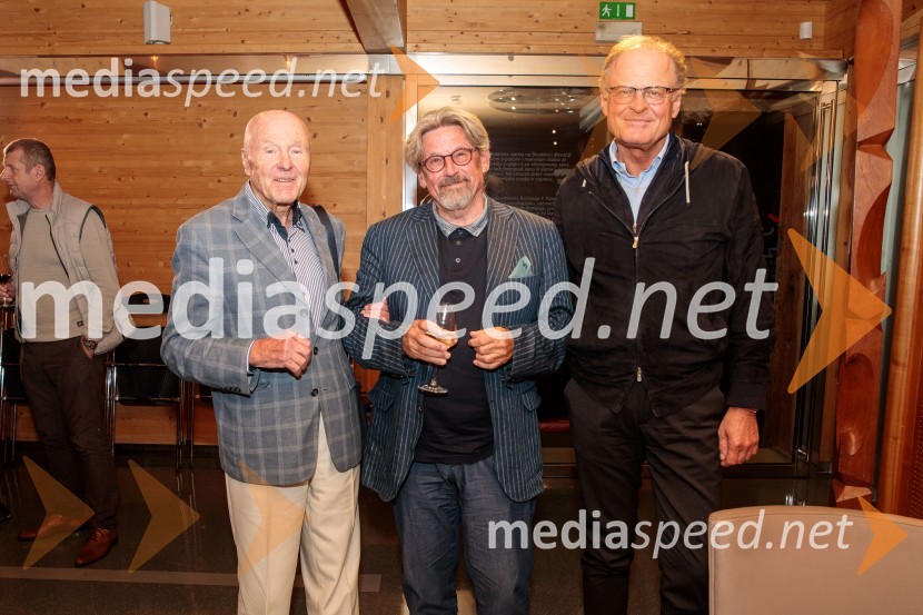  Božo Dimnik, lobist in poslovnež, častni konzul Hrvaške; mag. Mirko Cigler, upokojeni diplomat, bivši veleposlanik;  Janez  Škrabec, direktor Riko d.o.o.Iskrivo v živo, mag. Mirko Cigler v pogovoru s Ksenijo Horvat