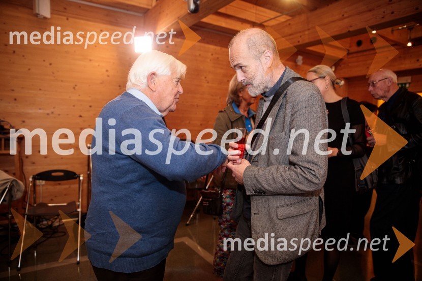  Milan Kučan, nekdanji predsednik Republike Slovenije;  ... Iskrivo v živo, mag. Mirko Cigler v pogovoru s Ksenijo Horvat