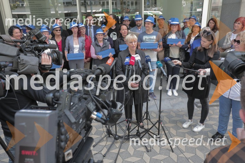  Nataša Pirc Musar, partnerica, direktorica in odvetnica, Pirc Musar odvetniška družba, kandidatka na predsedniških volitvah 2022Vložitev predsedniške kandidature Nataše Pirc Musar